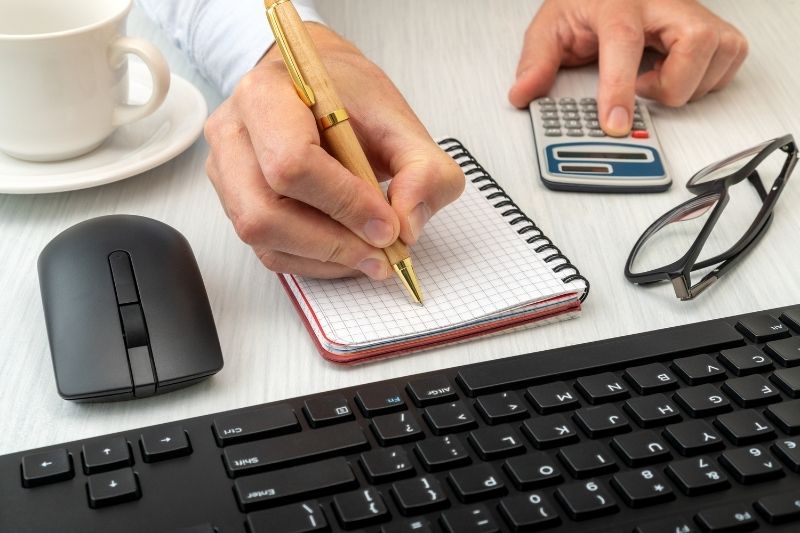 Novedades fiscales 2022 para empresarios y autónomos